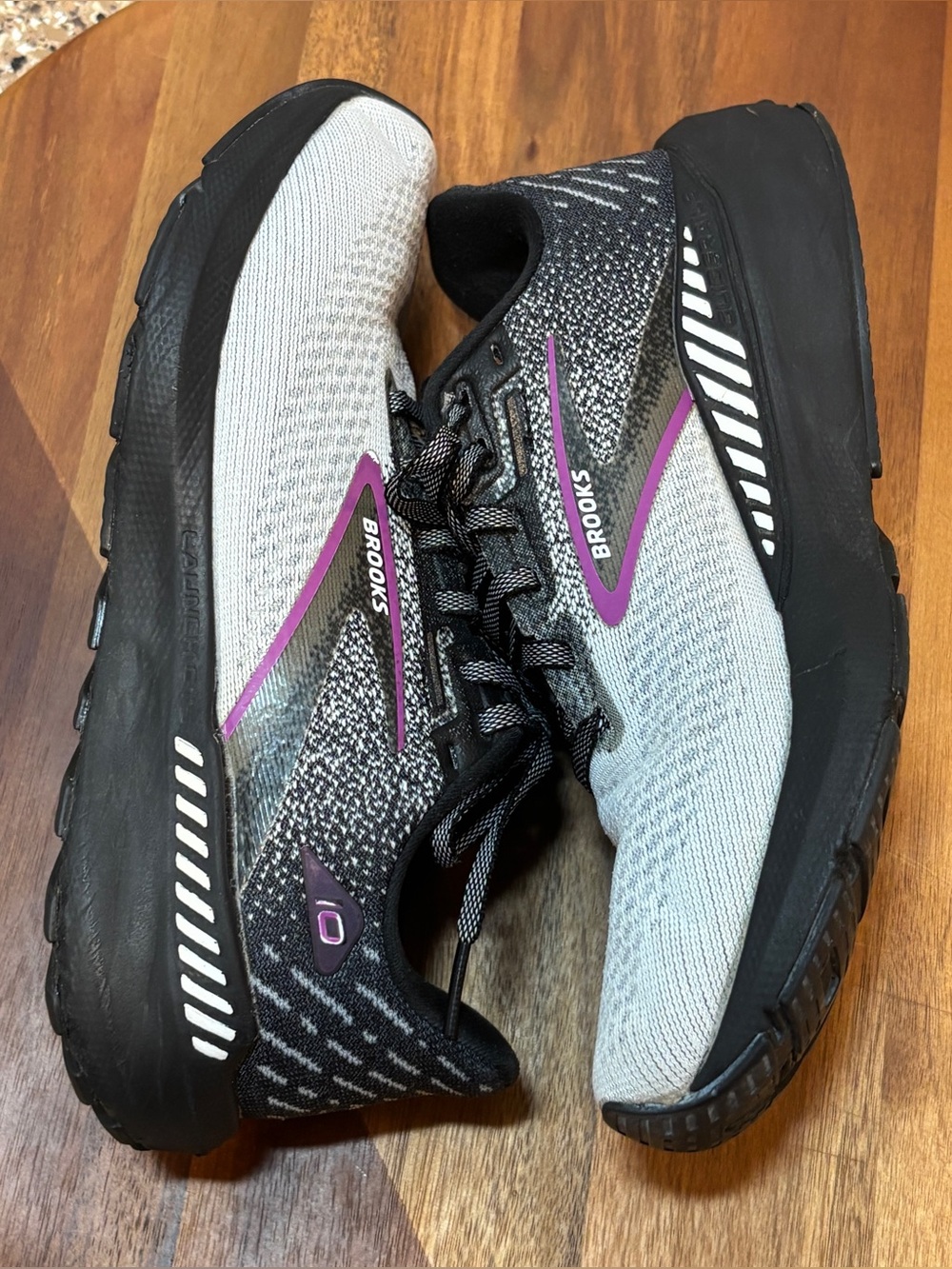 WOMENS BROOKS LAUNCH GTS 10 SPEED SUPPORT RUNNING